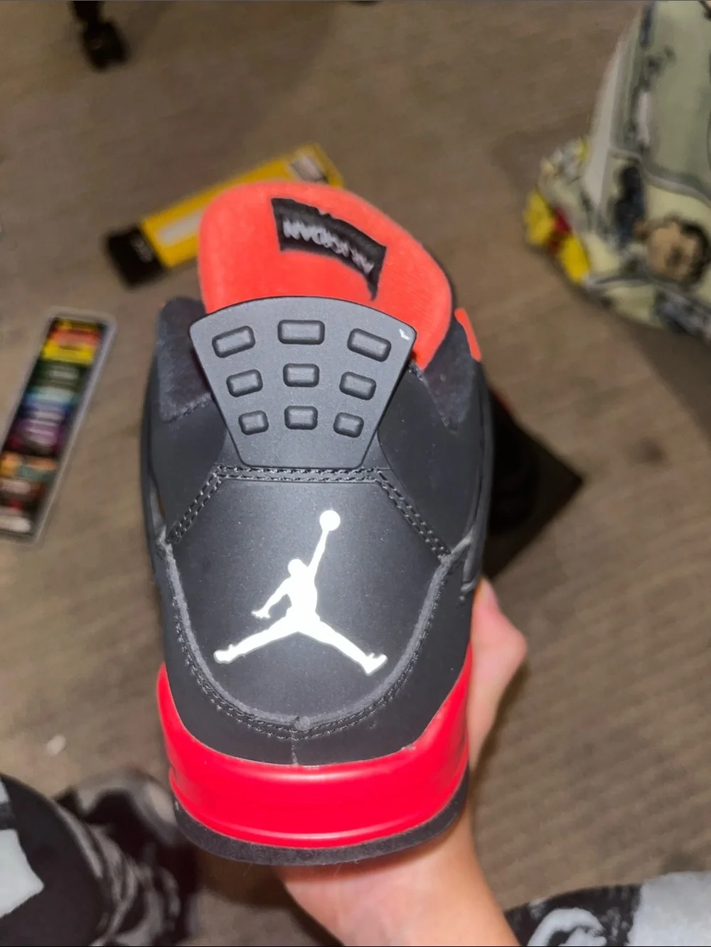 Red thunder jordan 4’s Mint condition